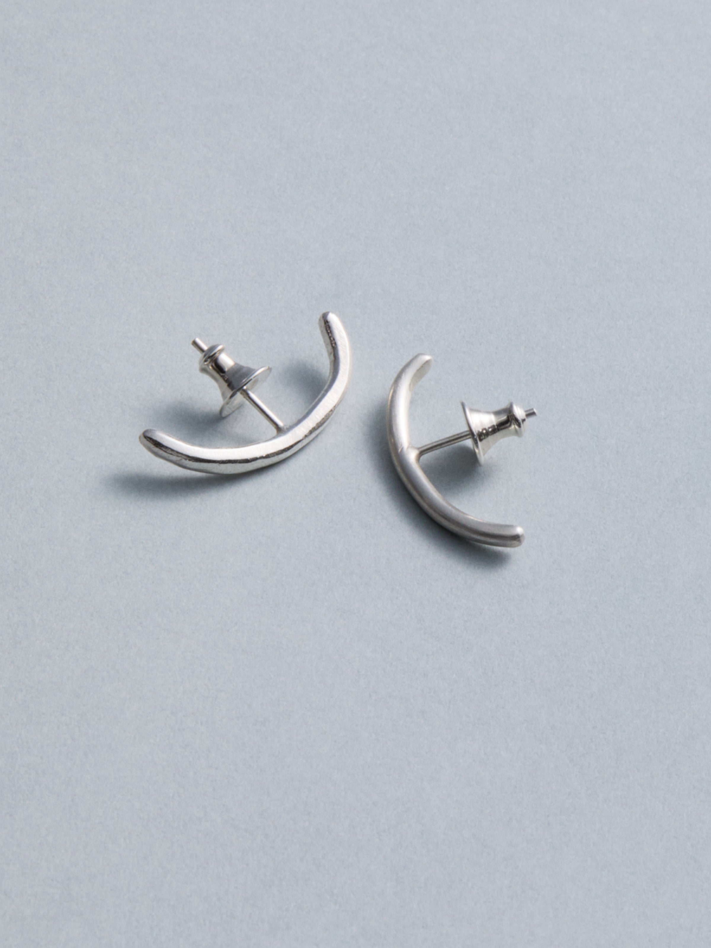 deception studs